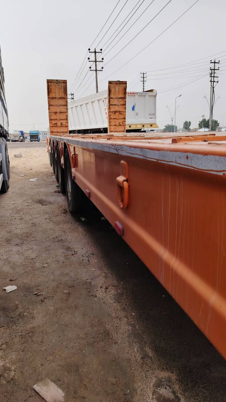 للبيع لودر تركي خمس محاور تخم تاير جاهز للعمل السعر 250$ وبيه مجال العنوان البصره الزبير المعارض معرض المهدي للأتصال *********** ابو علي ***********
