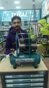 كمبروسر ١٥لتر • صامت بدون زيت • ١٫٥ حصان ٨ بار