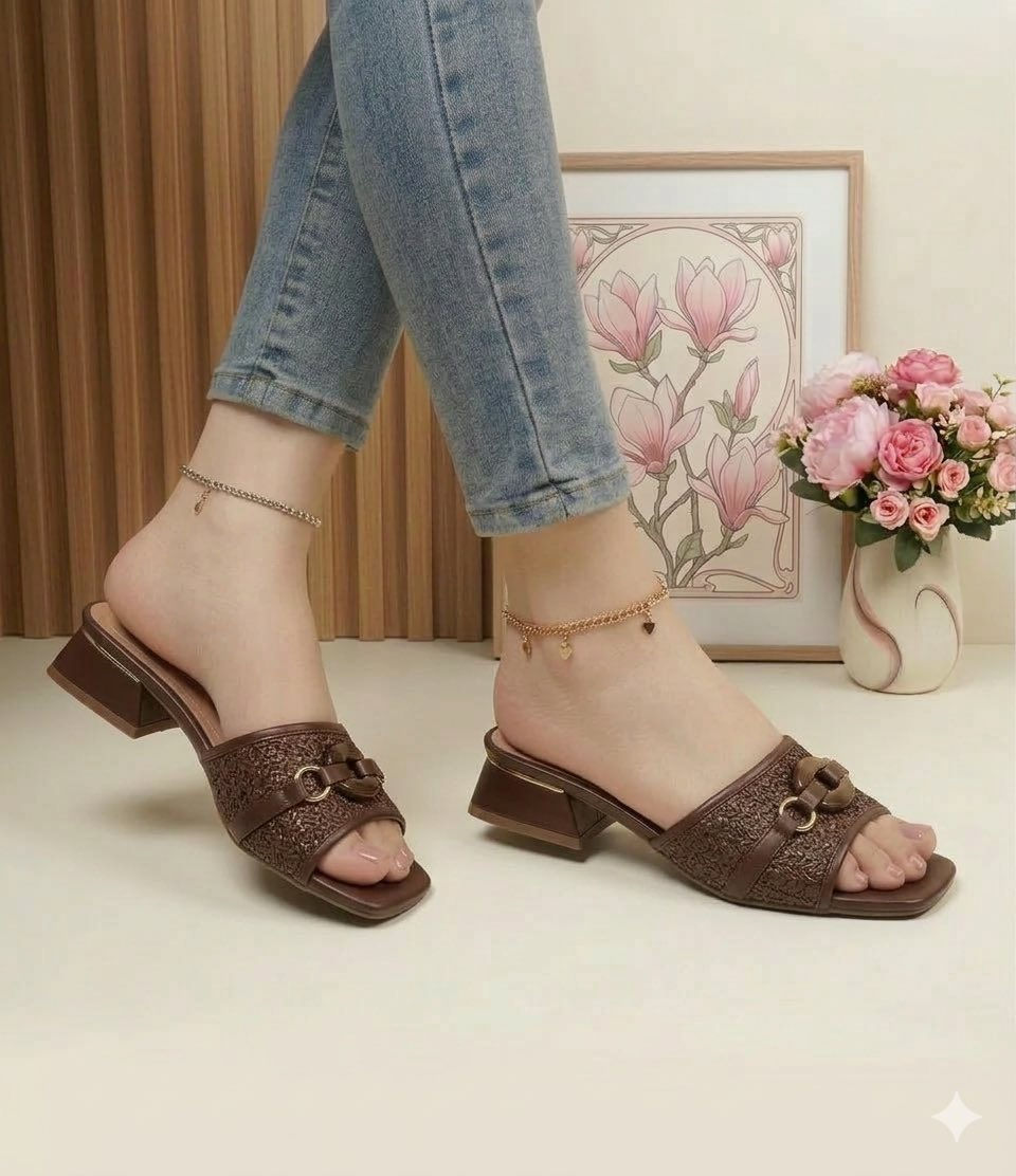 ✨ وصل الجديد ✨

شحاطه نسائي أنيق يخلي إطلالتك أجمل بكل خطوة 👡💖
سعر 13الف 
عنوان تولةفروش قرب مدرسة الجرير مقابيل ماركت فرمان
تصميم عصري + راحة بالمشي طول اليوم 🌸

🔥 موديل مطلوب جداً
🎨 متوفر بعدة ألوان
📏 القياسات: 37 – 41

📩 للحجز راسلينا خاص قبل ما تخلص الكمية
الأناقة تبدأ من حذائك


**إذا كنت صاحب هذا الإعلان وتريد حذفه لأي سبب، رجاءا أرسل رسالة إلى الدعم الفني**