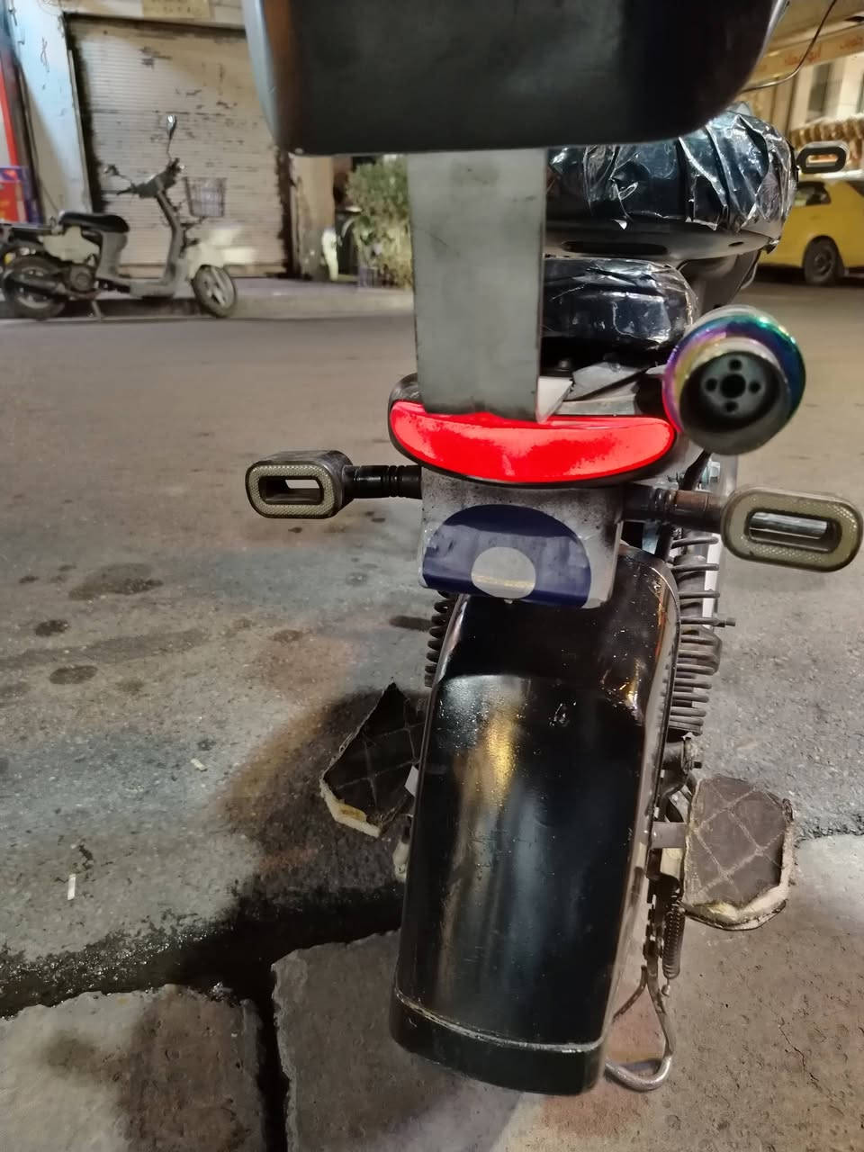سلام عليكم دراجه شحن حجم ١٤ مواصفات الدراجه🛵 إشارات يمنه يسره شغاله 🛵 سرعه الدراجه حقيقي ٣٥ 🛵 بطاريات اتخيل🛵 تمشيك ٨ كيلوات 🛵شاشه تقرالك سرعه وكيلو متر والشحن 🛵 دراجه استاندين 🛵 قاعده مال موبايل ويه الشمسيه وباقي المواصفات معروفه 🛵  سعر الدراجه ١٩٠ وبيه مجال مكاني   بغداد الطوبجي***********
