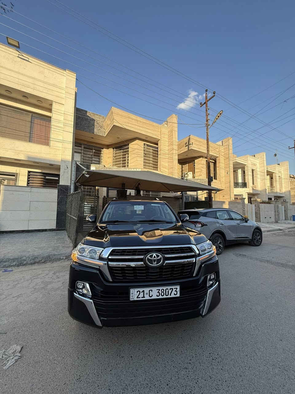 السلام عليكم 
لاندكروز   
موديل 2020 
بحريني. داخل. قرميدي

٦ سلندر. 

كشنات ٢ كهربا  
كشنات. جلد. قرميدي 

زراك. مازادت 

دبل ماوس 

السيارة مكفولة من كل شي. من بارد. صيغ. ورصعات 

سيارة. حصرا. بسمي. سنوية. تحويل   ثاني. يوم 
سنوية هزة. كل جديدة. 

مكان. السيارة. بغداد الكرادة. بارك السعدون. 

السعر. 500 $  بية مجال. 

***********
