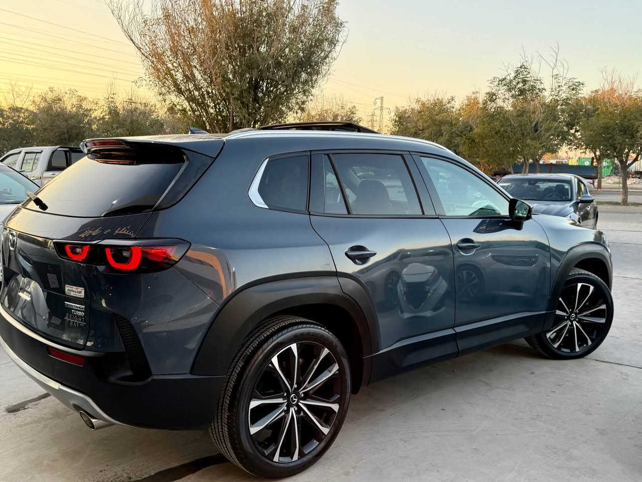 Mazda 2024 CX50 PREMIUM TORBO
سەیارەکە فول فول مواسەفاتە
ناو قەیسیە، داتاشۆ ، کوشن سارد و گەرم ، سوکان هیتەر ، کوشن جلد ، کوشن غەزن ، ئاوێنە شەفت و ئاوێنە کارەبا ، تەبرید مەرکەزی ،  ڕادار و حساس ،ئیتر ئەوەی مووسەفات بێت تیایەتی  ، سەیارەکە بۆنیدئ بۆیاخە و دەرگای کلیری ئەمریکایە ، تەنها ١٧ هەزار مایل ڕۆشتووە ، ئێرباگ تەنها سوکان تەقیوە و بیلادی دانراوەتەوە ، 
رەقەم موبایل ***********
رەقەم شاسی 7MMVABDY4RN179707
مکان سیارە قضاء کلار السليمانية, العراق
