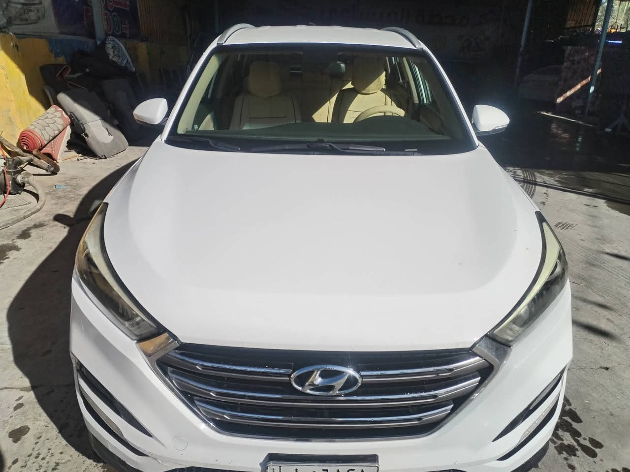 سلام عليكم توسان موديل ٢٠١٧ خليجي سيارة نظيفه وجاهزه مكفوله ماعدا الجاملغ الخلف الصدر بيه شخط مرجع بارد وكرت موصفات نص فول سويج تحكمات مري شفط السياره بأسمي تحويل ثاني يوم السعر 170$ للتواصل ***********
