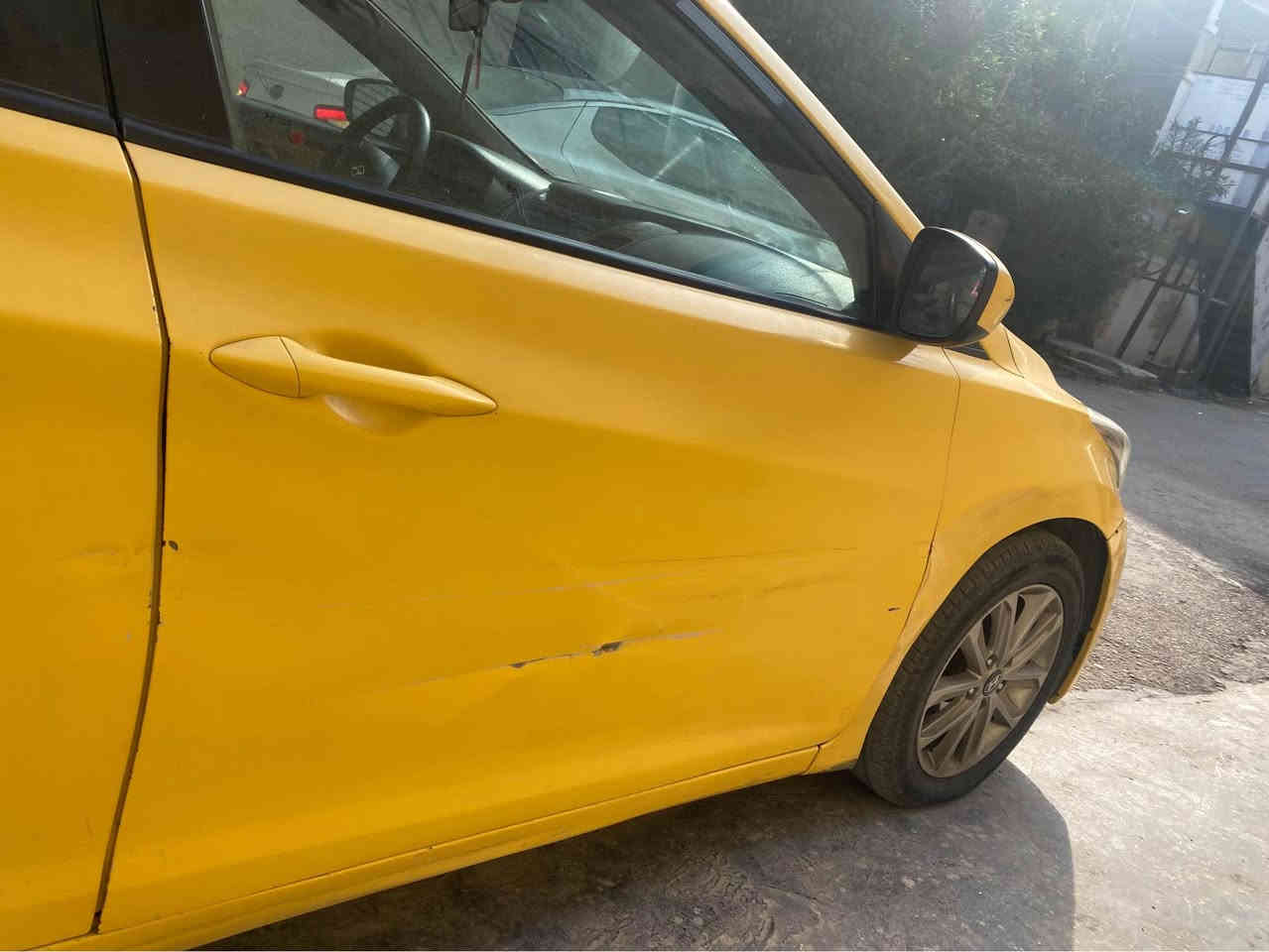 السلام عليكم 
النترا تكسي 2015 وارد كندي 
سياره بجم كبس حادثهه باب خلفي وجاملغ خلفي 
وبيهه طخه جاملغ وباب نفس الصفحه 
جاهز من كلشي 
بيهه اضافه غاز 
رقم بغداد مشروع وطني تحويل ثاني يوم  
فول مواصفات عدا البصمه 
السعر 110 وبيه مجال تحويل ثاني يوم 
‭0770 255 9325‬ بغداد, العراق
