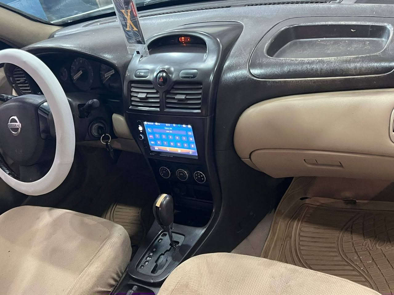 السلام عليكم نيسان مديل 12 رقم دولي سنويه لل 30 بسمي بيهه قطعتين تبديل وباقي مكفول بدون داخل مكينه وكير وتبريد تدفئه جاهزة وتخم تأير جديد الاستفسار تصال ع رقم *********** السعر 86وبيهه
