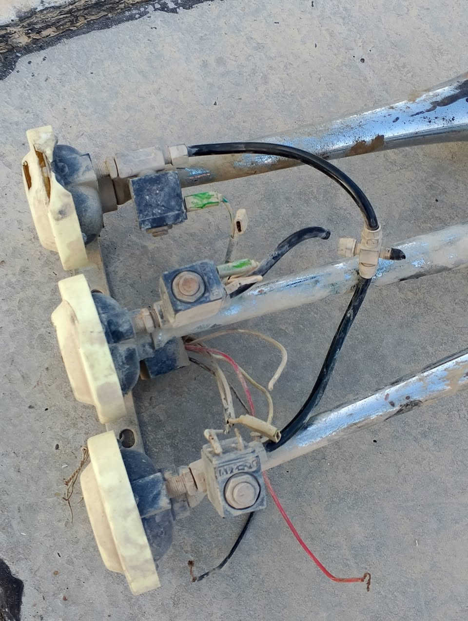 السلام عليكم 
للبيع هورن براد بوق شغال 
وعضد امراية الماني
الاتصال ***********
