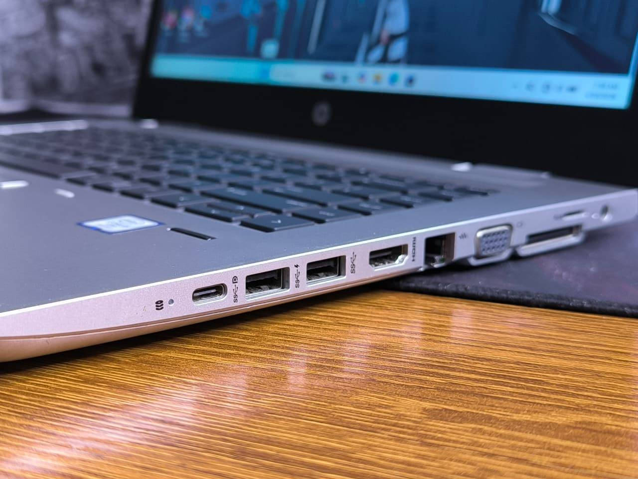 لابتوب HP PROBOOK 640 G4
مناسب للأعمال المكتبية والإدارية اليومية.
💼 جيد للمحاسبة وإدارة الأعمال والعمل عن بُعد والاجتماعات.
👨‍💻 مناسب للبرمجة الخفيفة وتصميم الصور البسيط، لكنه ليس للألعاب الحديثة.
اجبي بروبوك 640 جي4
HP PROBOOK 640 G4

معالج كوراي فايف 
الجيل السابع فئة U

رام 8 کیکا ددر4 
هارد  256 كيكا سسد 
حجم 14 انج
كيبورد ستيكر عربي انكليزي 

السعر: 300 الف
يوجد توصيل


**إذا كنت صاحب هذا الإعلان وتريد حذفه لأي سبب، رجاءا أرسل رسالة إلى الدعم الفني**