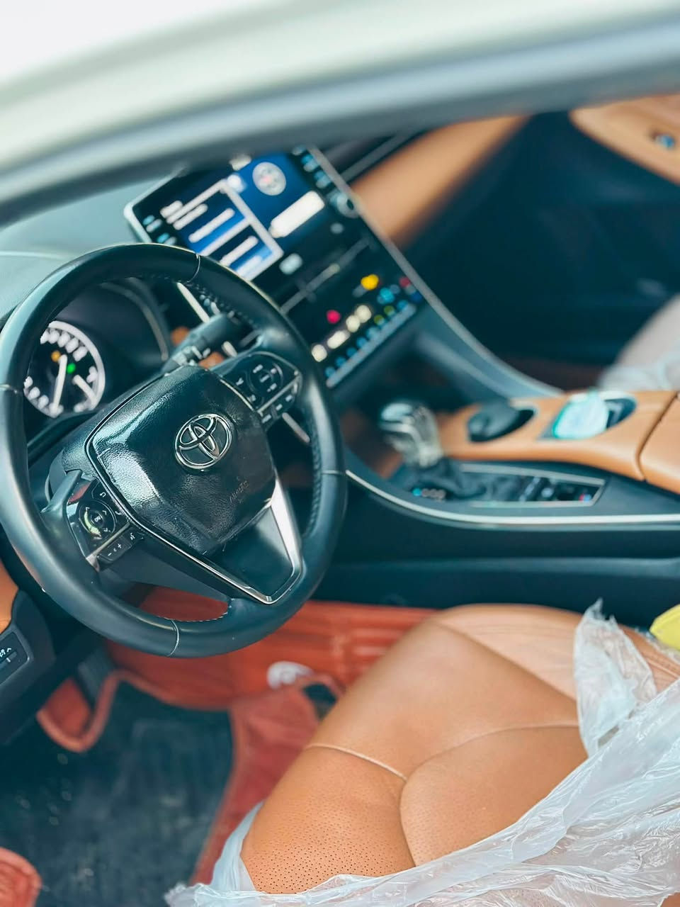 ماشاءللە🤍
‏‎‏ 
Toyota Avalon 2022 Limted 
سفری شەریکە دەرەجە یەکە مانگی ٥ 
‏‎ فوول فوول مواسەفات ناو قەیسی  
 2 بەسمەی شەریکەی لەگەڵایە   
‏‎گاعی و ئەشیای بیلادی هەمووی لەگەڵە ✅
78 :000km رۆشتووە بەشەرت 

‏‎فوول فوول مواسەفات ۱/۱
‏‎( ،، مۆبایل شەحن ،، داتاشۆ ،، ڕاداری پێش و دوا ،، ڕاداری لاکان ،، ئۆتۆ هۆڵد ،، کامێرا„ ڕاداری ۳٦٠  ،، بەصمە ،، سڵاید ،، کوشن جلد ،، زینۆن ،، کوشن سارد و گەرم زۆر زۆر مواسەفاتی تر ..) 

‏‎گێڕ و مەکینە بەشەرتی یەک مانگ نەکراوەتەوە سەوت و دوکەڵ و بوخاری نیە ... ✅

‏‎٤ تایەی لۆکی بیلادی لە ژێرایە 
‏‎پێش و دواو دەبڵ بەشەرت 
‏‎سەنەوی و ڕەقەم  و هەزەی تازەیە .. وەکالەت و تەحویل بەشەرت 
‏‎خەلەلی کارەبای نیە بەشەرت  
دەعامی بۆ دەعامی بە شەرت

سەیارەکە یەک درگای لای سایەقی بۆیاخە بێ ناوگرتن دوپەڵە تەعدیلی هەیە 
‏‎شوێن : سلێمان
نرخ:307 وەرەقەو مەجالێکی کەم💸💸
ژم:*********** وەتس ئاب ڤایبر لەسەرە
