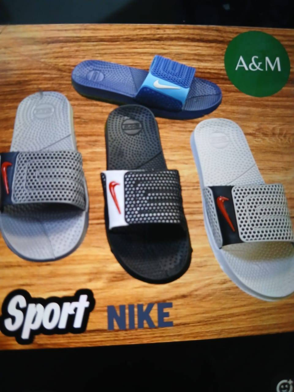 🔺 السلام عليكم 🔺
اخون وصول وجبه من النعال  الرياضي 

الكارتونه تحتوي على درزنين   
   كل درزن بي 12 قطعه

  سعر الدرزن 12 الف 🔥🔥 

       🔺أقل طلب 4 درازن 🔺
يوجد توصيل بغداد 5 ومحافظات 6 🚕🚕
      لحجز مراسلت الصفحة أو الاتصال وتساب ***********
