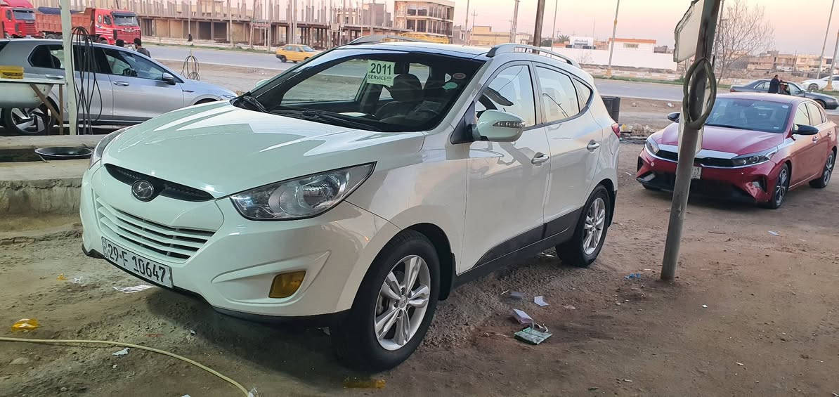 السلام عليكم توسان 2011 خليجي مكفوله كفاله عامه ماعده الجاملغ الامامي بي بارد قليل ومصلح  السياره احله من الصور خير من الله  جاهزه للخير  السياره فول رقم واسط   معروضه 130 وبيه مجال قليل  ***********
