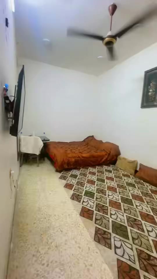 اللهمّ صلّ على محمد وآل محمد
للبيع: منزل 50 م (طابو صرف) في منطقة الكفاءات – موقع مميز وبناء حديث.

منزل نظيف جداً ، يقع في منطقة الكفاءات قرب شارع 20، قريب من الركن وعلى شارع عريض، قريب جداً على المستوصف.

تفاصيل المنزل:
 • المساحة: 50 متر.
 • سنة البناء: 2022.
 • غرفة عائلية كبيرة.
 • غرفة استقبال كبيرة.
 • مطبخ تحت الدرج.
 • منور يحتوي على الطباخ.
 • ملحقات وخدمات.

المميزات:
 • البيت فول نظافة ومرتب بإستمرار.
 • الرصيف أمام المنزل مرمّر والشارع مرتب.
 • موقع هادئ وقريب من الشارع الرئيسي.
بأسمي والتحويل ثاني يوم.
وهذه الصور أمامكم


**إذا كنت صاحب هذا الإعلان وتريد حذفه لأي سبب، رجاءا أرسل رسالة إلى الدعم الفني**