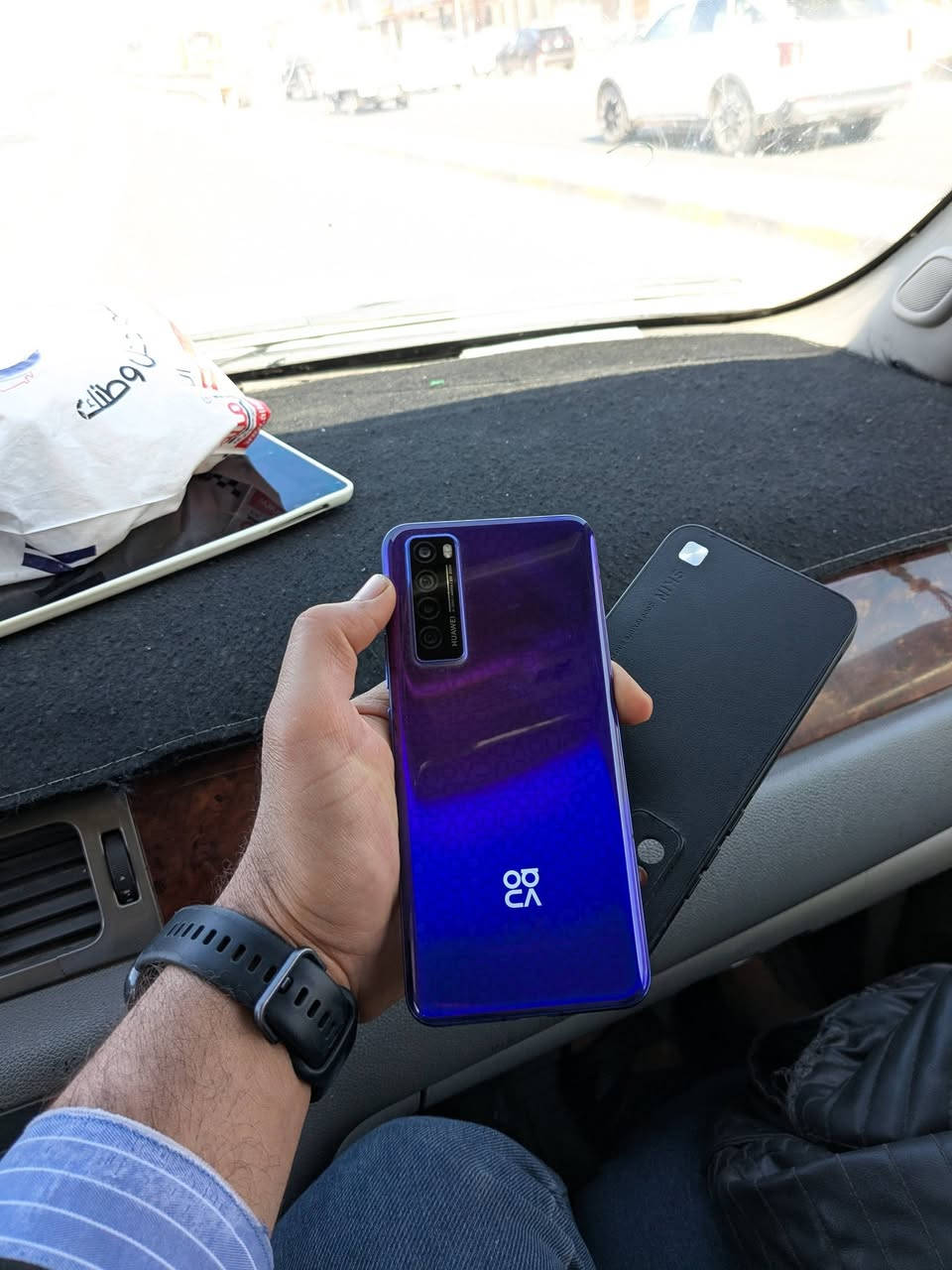 موبايل هواوي نوفا 7 5g سفن فايف جي
) 

ذاكرة 256 كيكا رام 8
مواصفاته كلش قوية معالج kirin 985 
بصمة مدمجة في الشاشة.
 نوع الشاشة امولد 
سرعة الشحن 40watt بنص ساعة يفول شحن
بطاريه سعة 4000
إطار معدن والخلفيه زجاجيه.
كاميرات الاساسيه 64 والأماميه 32 أضافه لكامرة التقريب يدعم زوم 20x. وكاميرات الدبث والمايكرو.

السعر 150 الف 

مكاني بغداد 

***********
