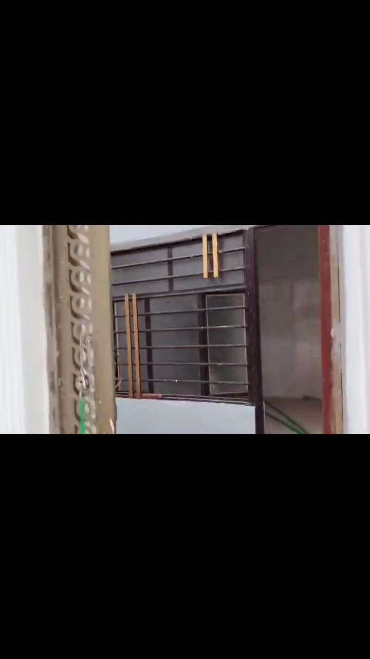 📢 فرصة مميزة للبيع – بيت جاهز للسكن
🏡 بيت للبيع
📐 المساحة: 65 متر
🏢 الطابق: طابقين 
📍 الموقع: كربلاء – الحر ارشديه قرب أسواق علاوي
🚶‍♂️ يبعد عن الحرم حوالي 7 كم (مشي نصف ساعة / دقائق بالسيارة)
🔸 قريب ارشديه
✨ مواصفات البيت:
غير مسكون (جديد)
شارع 6 متر
تبليط مسافة 100
خدمات كاملة (ماء، ، كهرباء)
📜 السند: 25 إقرار محكمة
💰 السعر: خاص (قابل للتفاوض)
📞 للتواصل: ***********
