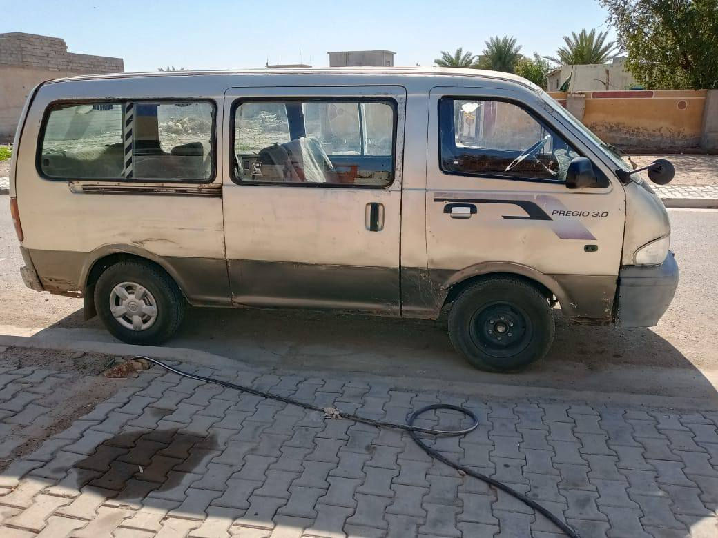 سلام عليكم بريجو موديل 96رقم ديالى انگليزي سنويه لل30  السعر 38 بيها مجال حك الجيه سياره مال عيشه گبل للشارع العنوان بغداد العبيدي ***********
