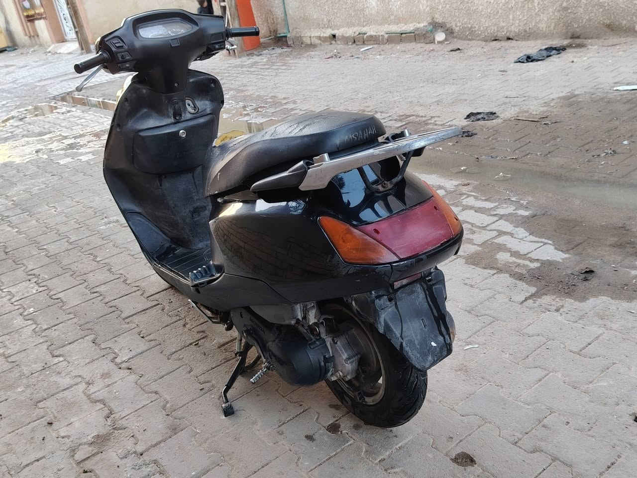 للبيع
سعر ٤٠٠ 
كوت / حي الجهاد 
***********
