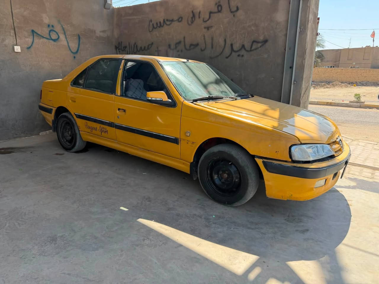 السلام عليكم بيجو بارص موديل ٢٠١٢ رقم بصره راعيها ماندله وين ابيعلك كوم حديد بيها سنويه وأرقام وين تريد بيها اطلع سياره نضيفه تبريد شغال كير ومكينه شرط تايرات نضيفه السعر ١٦ وبيها مجال ***********
