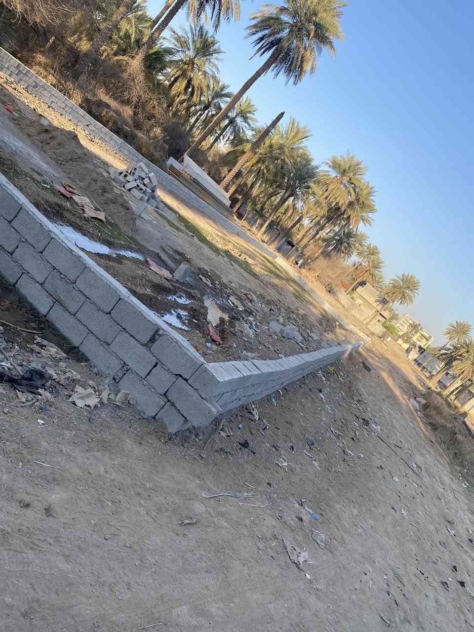 السلام وعليكم عندي قطعة 400 متر واجهية 28 ونص متر ونزال 14 تريد 200 لو 400 بكيفك مقابيل بعقوبة مقابيل حي المعلمين شارع منتزه الجديد نهايتة  يم جسر مشات  سند 25 كاتب عدل من صاحب سند خدمات كاملة 
***********
