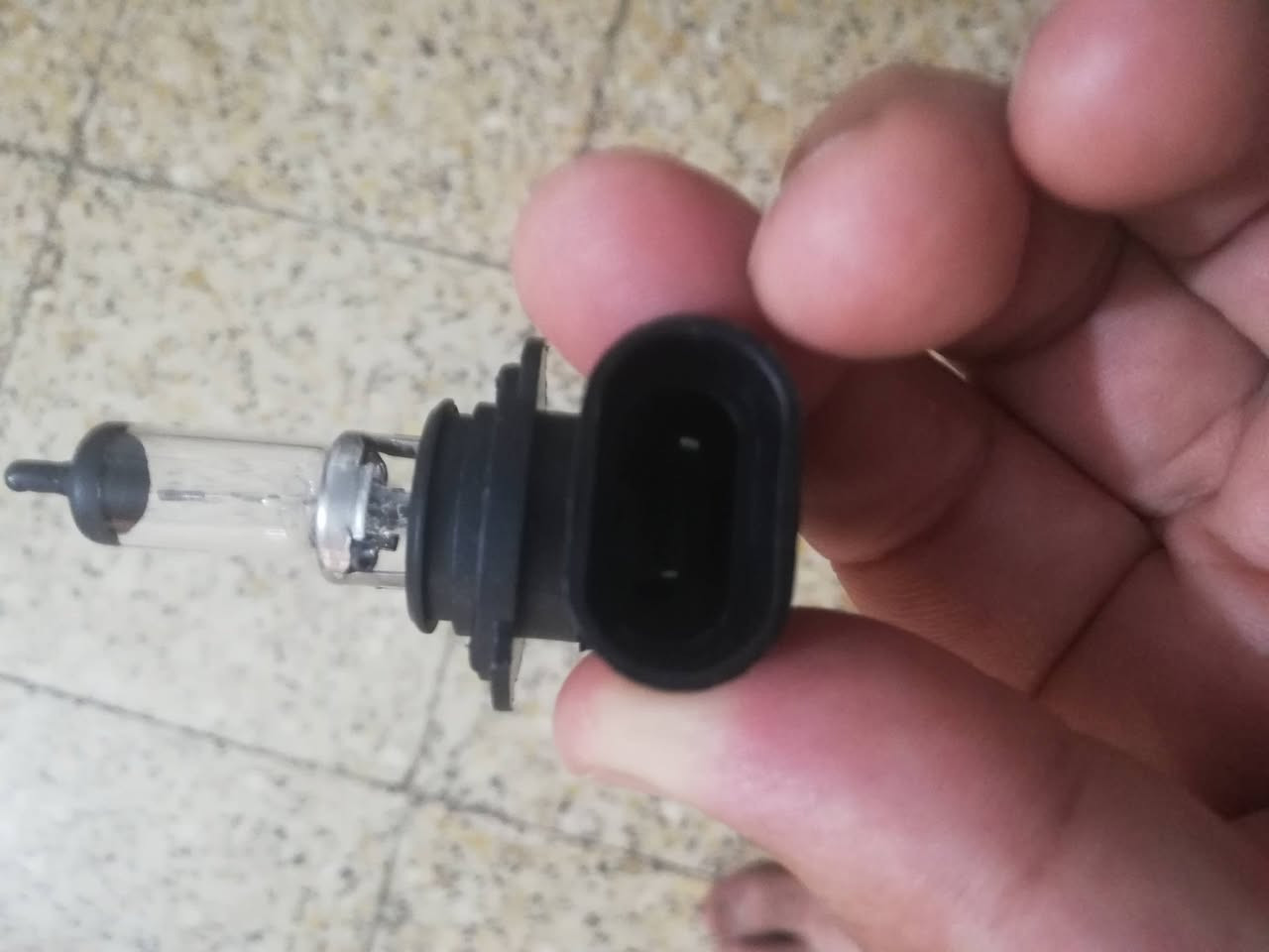 كلوبات عدد 4 للبيع جدد إصليات اثنين اصفر واثنين ثلجي مكان حي تونس ***********
