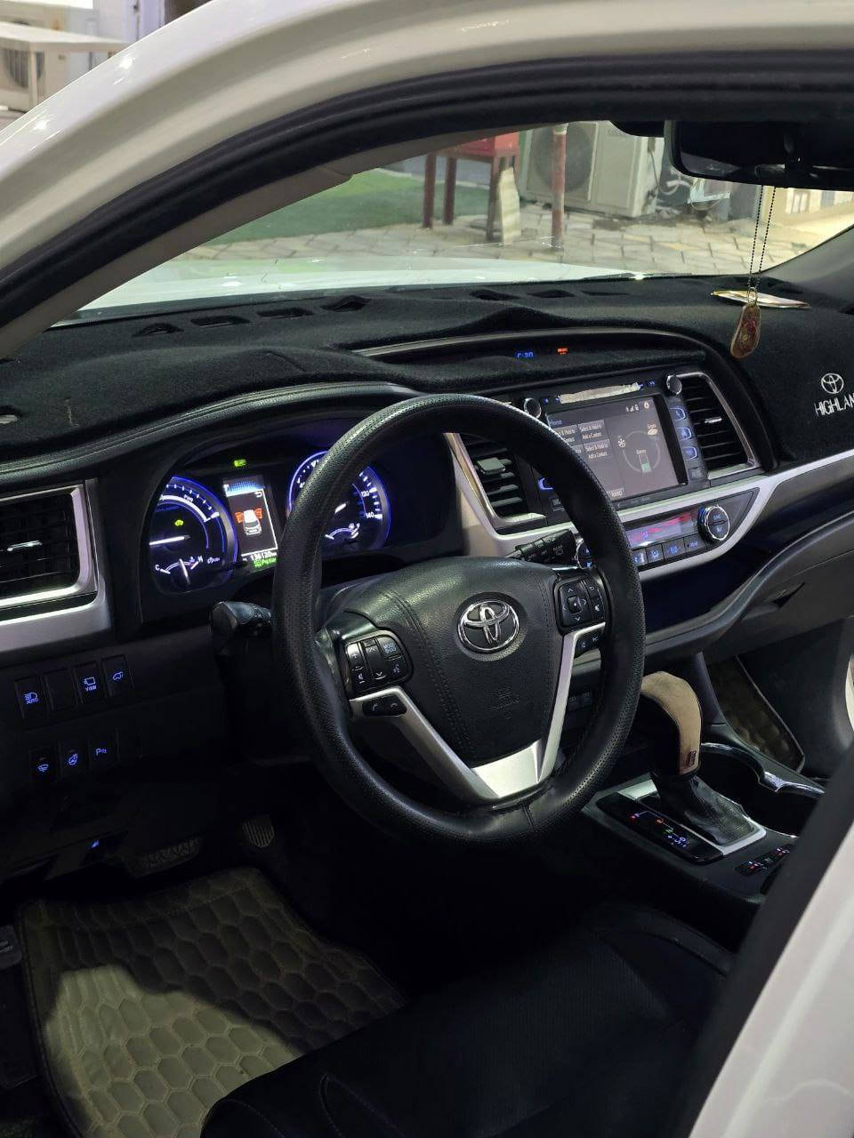 السلام عليكم للبيع هايلاندر
Limited [ 2019 ]مكفولة عدا بارد قليل بالجاملغ الخلفي وصورها والحادث موجود قليل جدآ 
السيارة فول مواصفات أعلى شي بل بالهايلندر
تبريد تدفئه كشنات أمامي وخلفي
تبريد 3 قطع 
7 راكب كشنات Yip  منفصل سياحي
بانورما وليس فتحة سقف
خمس كامرات محورية كل الاتجاهات
رادار أمامي وخلفي وجانبي 
مرايات جانبية نقطة عمياء وهيتر 
الستيرن هيتر
المري هيتر
جنطه كهرباء 
كشنات منفصله Vip
وبعد بيها مواصفات عذرآ لو ما ذكرتها .
السعر 310 وبي مجال للمشتري 
ربي يحفظكم 
مكانها بغداد ابو غريب 
 ***********
***********
