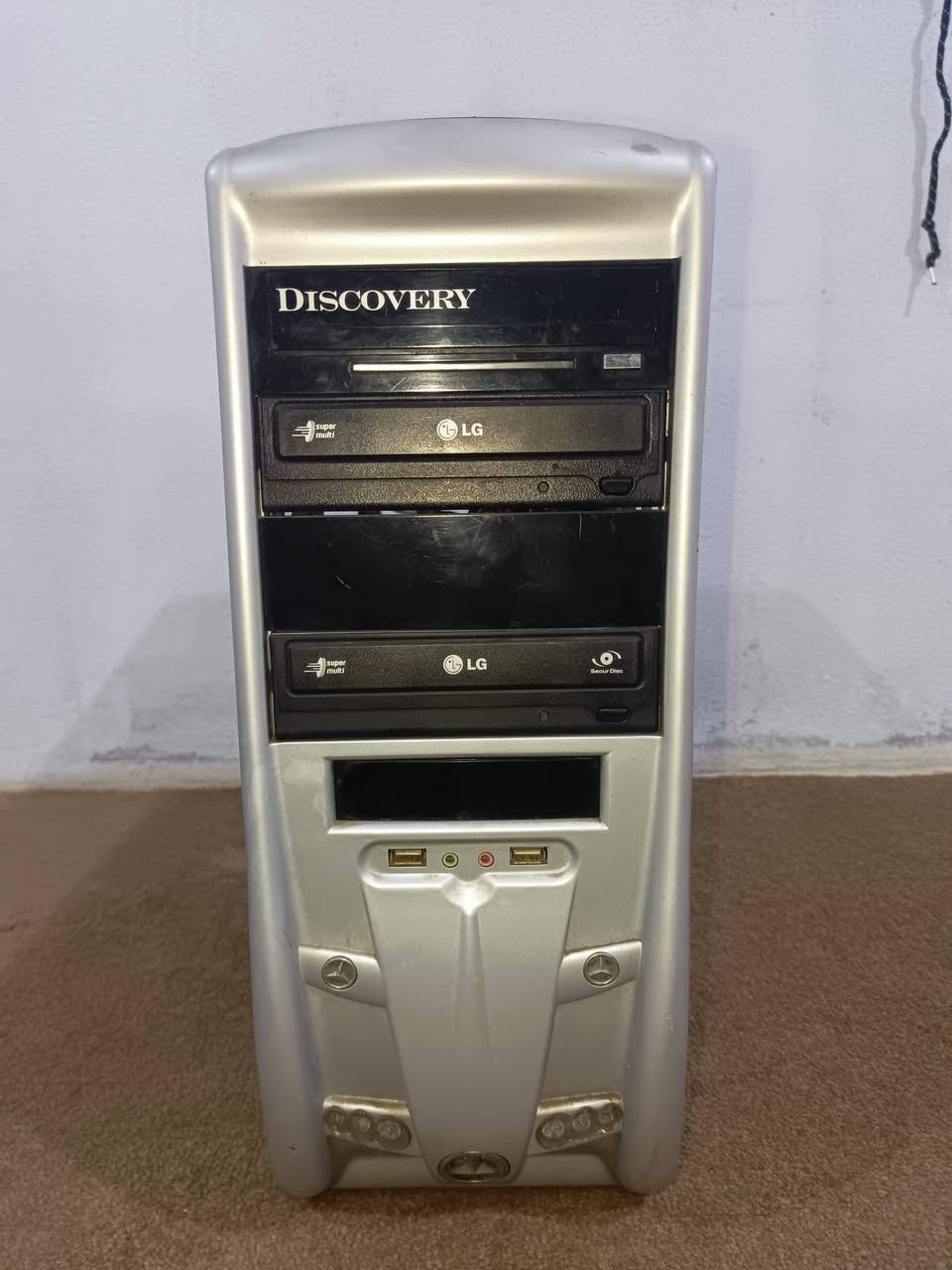 حاسبات اثنين قديمات يشتغلن ما اعرف شنو يحتاجن بس جربت اشغلهن واشتغلن والسودة بيها رامات اثنين وموجود ماوس و كيبورد اذا تريد وياهن السعر 50 الف أثنينهن مكاني أربيل


**إذا كنت صاحب هذا الإعلان وتريد حذفه لأي سبب، رجاءا أرسل رسالة إلى الدعم الفني**