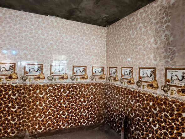 ‏​🏠 تفاصيل عقار للبيع في النجف الأشرف
‏​الموقع: النجف الأشرف، ناحية الحيدرية، حي القاسم.
‏​المساحة الكلية: 375 متر مربع.
‏​رقم القرار البلدي: 320.
‏​الموقع المُميز:
‏​قريب من شارع القبلة.
‏​قريب من شارع كربلاء-النجف.
‏​المحتويات والتقسيم الداخلي:
‏​3 غرف نوم.
‏​صالة.
‏​استقبال.
‏​مطبخ.
‏( صَحيَّات/: 2 (اثنان).
‏​📏 الأبعاد  (متر)
‏الاستقبال 4 ×times 11
‏الصالة 4 ×times 10
‏غرفة نوم 1/ 4 ×times 6
‏غرفة نوم 2/ 4 ×times 6
‏غرفة نوم 3/ 4 ×times 5
‏المطبخ 4 ×times 4
الاستفسار نتصل على رقم ***********
