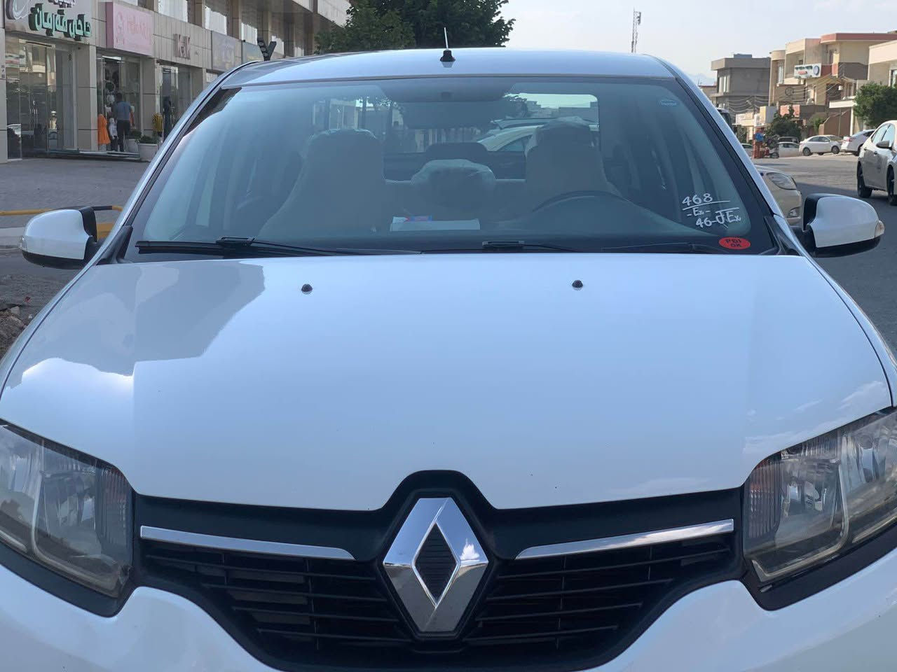 ڕینۆ سیمبول ٢٠١٧
***********
گێڕو موکینەی نەکراوەتەوە 
تازە سێرڤس کراوە پاتری و تایەی تازەیە
تەقەو ڕەقەی نیە سەنەوی و رەقەمی تازەیە
٥ پارچەی بەخی دووبەیە بێناو بێ ئێرباگ چەکوشی پێوە نیە
٧٣ گەڵاو مەجالێکی کەم
*********** السليمانية, العراق
