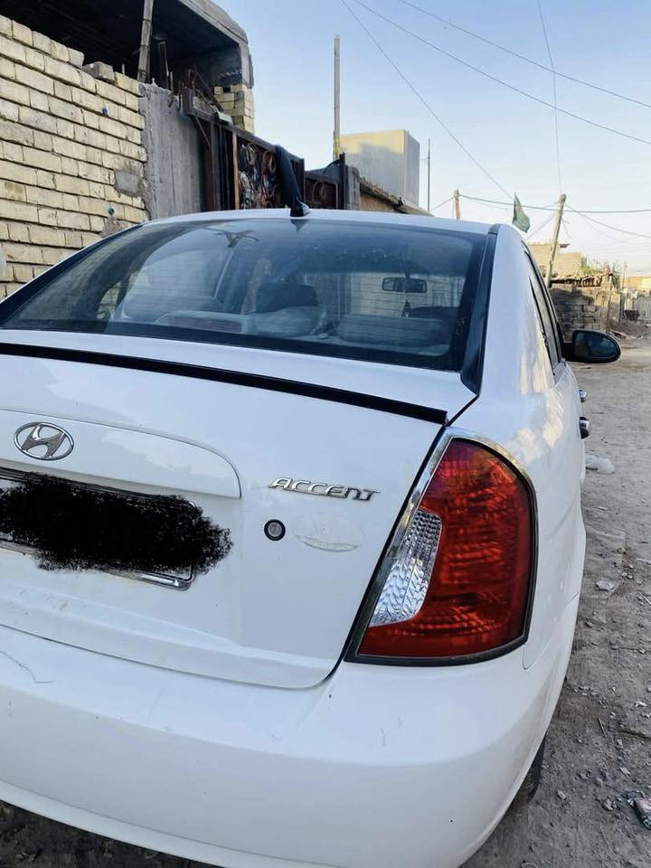 اكسنت امريكي موديل 2009
اكسنت مقدسة موديل ٢٠٠٩ محرك ١٦٠٠ المرغوب لاتنقيص ولا تبخير تبريد شغال وي السويج سياره خيرمن الله ضربتها باب السايق فقط 
السياره كلها ليبل واحد نظيفه كلش وبالعافيه على الياخذها
الاستفسار ***********
