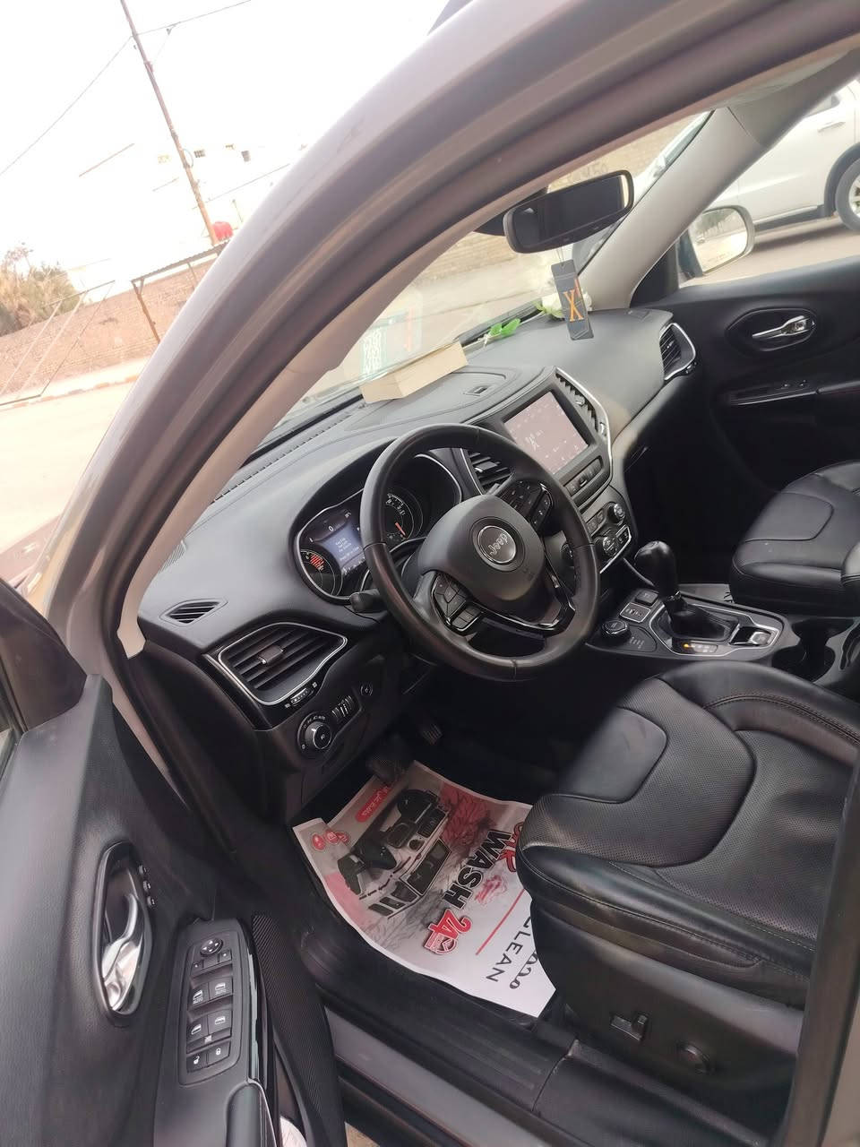 جيب شيروكي بزون موديل ٢٠٢٣
4/4 فول مواصفات

رقم ميسان بااسمي تحويل ثاني يوم

***********
