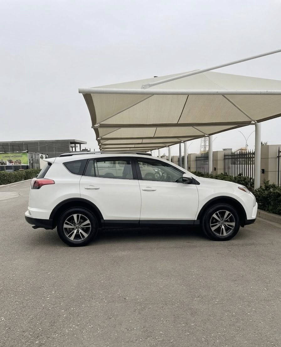 راف فور موديل 2018 فئة xle فتحة سقف بصمه ومواصفات الxle المعروفه السياره ماشيه 100k ضربته جاملغ السايق وشوي من البنيد وباب الراكب مبدل يعني ثلث قطع صبغ السياره وصور السونار موجوده   السياره كلش نضيفه  عارضه 165$ او مراوس بسياره رياضيه
السياره بغداد مشروع وطني باسمي 
وعنواني واسط الكوت 
للتواصل متواجد بالانترنيت او على رقمي 
***********
