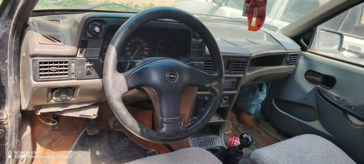 ۆپڵ کادێت
مۆدێل ١٩٩١
گیر عادی ٤ گیر
مەکینە ١٦
مەکینە بەشەرت
رەقەم کەرکوک مەشروع وتەنی
کۆبۆن بەنزین
بەشەرت تەحویل
نرخ ٢٢ مەجال
شوێن کەرکوک پەنجاعلی
ژ.م   (***********)
عربي
كاديت
موديل  ١٩٩١
كير عادي  ٤ كير
محرك ١٦
محرك بشرط
رقم كركوك مشروع وطني
كوبون بةنزين
بشرط تحويل
سعر ٢٢ مجال
مكان كركوك بنجاعلي
ر.م(***********) كركوك, العراق
