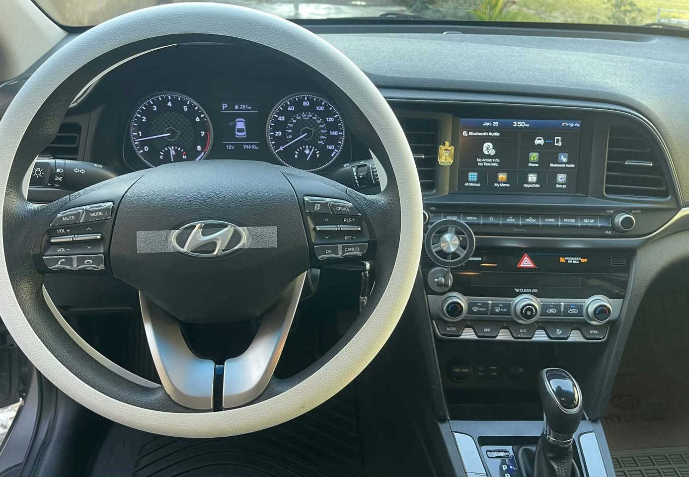 السلام عليكم

للبيع  النترا وارد امريكي موديل 2020

رقم اسليمانيه الدولي الجديد تحويل ثاني يوم 

ماشيه 76mi الف

 حادثه بس دعاميه اماميه  

السياره ليبل واحد 

محرك 2000 دوش لا تبخير ولا تنقيص

 كير المرغوب at تلاثه انضمه قياده 

رادار + تحديد مسار +توقف ذاتي 

شاشه كبير كار بلي

كامره دواره 

صدر امامي خلفي جديد

تخم تاير جديد 

لايت زنون عالي وناصي 

السياره كفاله لغد شاصي مكفول

ملاحضه/ صور حادثه مرافق المنشور 

السعر 138 وبيه مجال مكاني بغداد 

للاستفسار ***********
