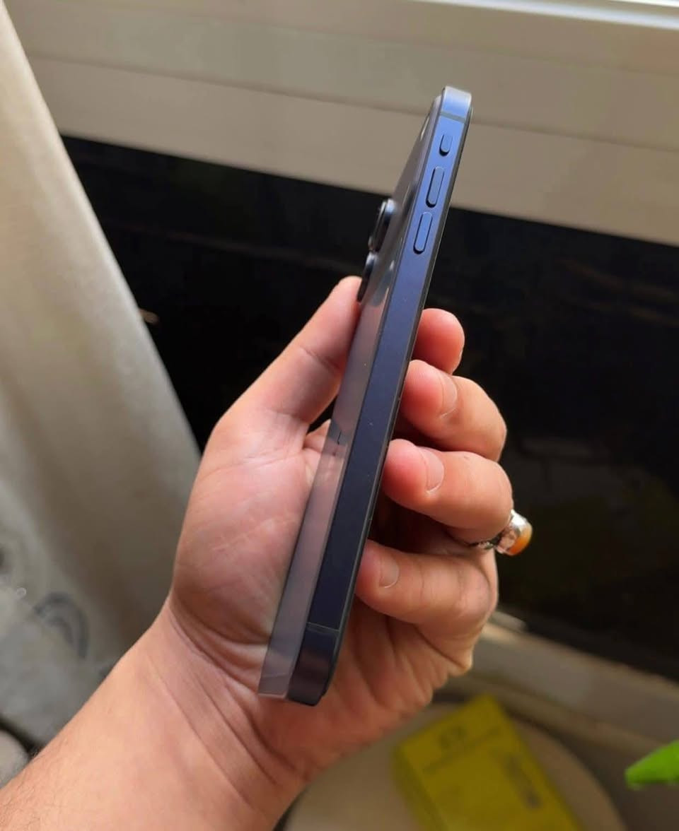 السلام عليكم ايفون Xsmax’ محور 17 برو ماكس لون نيلي جهاز جديد كلش بطاريه 79 ٪؜  ذاكره 64 جهاز نضيف بمعنى الكلمه كفر ويا اصلي مالته توصيل متوفر جميع محافضات العراق ***********
