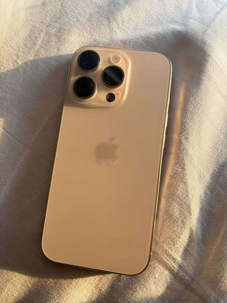 ايفوان 16برو ماكس بطارية 91✅ ذاكرة 256 جهاز مامفتوح بلادي معى ملحقاتة مامفتوح 💤💤السعر كلش مناسب متوازي (رقم الهاتف) ***********
