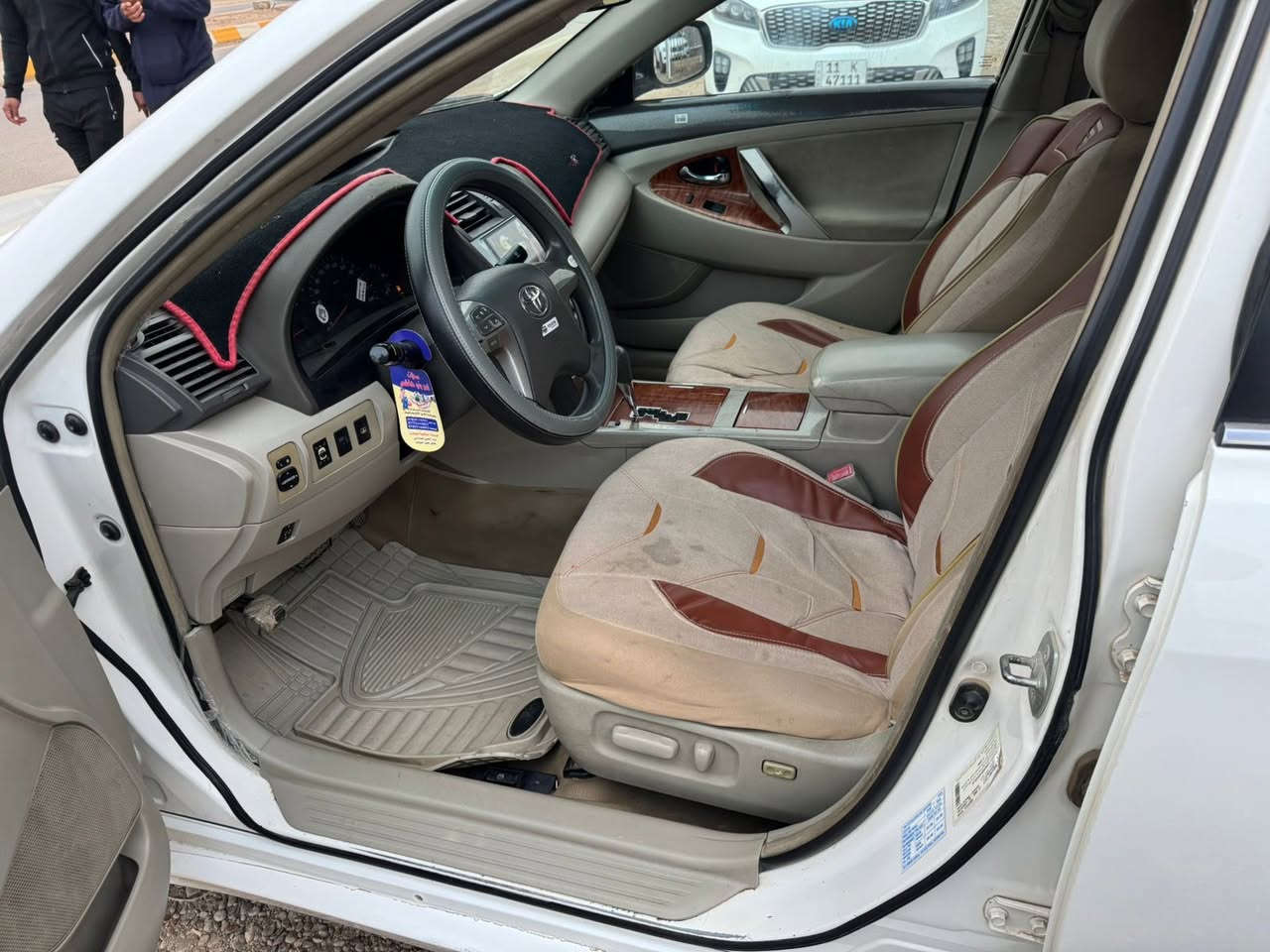 السلام وعليكم كامري 2009سياره مكفوله بي شوية صبغ جاملغ العكس السايق كير ومكينه مكفول صدر وحداديه تخم تاير المكان صلاح الدين فضاء بلد السعر 123وبيها مجال رقم تلفون ***********.   ***********
