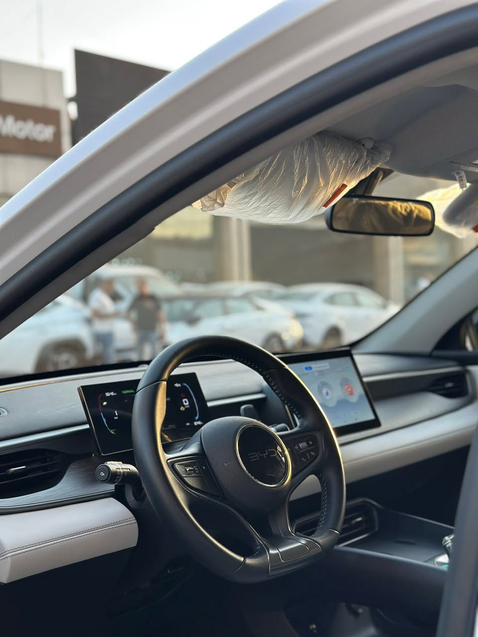 السلام عليكم للبيع بي واي دي سيل 5 ماشيه 8.000km مكفوله كفاله عامه مكانها بغداد للاستفسار ***********
