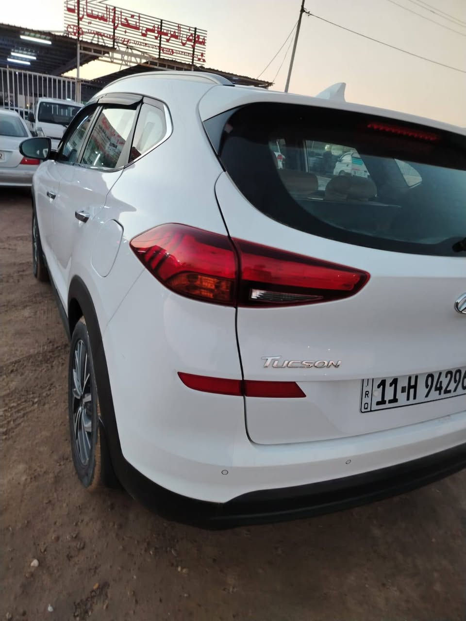 توسان للبيع موديل 2019خليجي الگاصد بيها ملاحظات صبغ شبرين بقبق الصندوق وبارد باب السائق كلش قليل مفتوح الباب معدل ومرجعينه نفسه مواصفات السيارة بصمه كشنات جلد محرك2000 السعر190ورقه وبيها مجال الاستفسار على هذا الرقم***********المكان صلاح الدين/الدجيل
