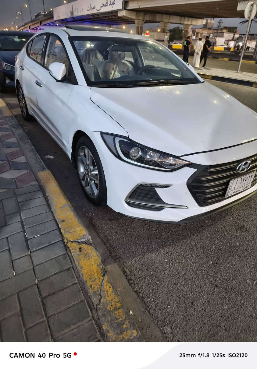 السلام عليكم للبيع سياره موديل 2019 وارد خليجي فول مواصفات سوبر ماكينه 2000 فول مواصفاترقم قطعتين صبغ الداير اللي ورا والشاملغ الامامي سياره جاهزه للاخير نقص محافظه البصره القبله بس سعر السياره 130 ورقه ***********
