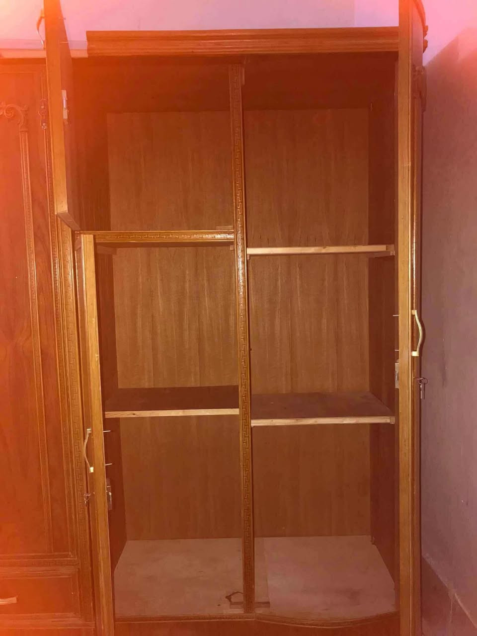 كنتور صاج من داخل وخارج ٥ ابواب الموديل نفخ ارتفاع ٢ونص والعرض ٣وشويه دواخل نضيفه ماعدا المجر بي كسر خفيف من داخل السعر ٣٥٠ قفل لو ممحتاجه ماابيعه لحد يكسر بي


**إذا كنت صاحب هذا الإعلان وتريد حذفه لأي سبب، رجاءا أرسل رسالة إلى الدعم الفني**
