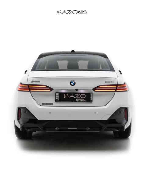 BMW 520i
‎‌‌‏Model Year: 2024
‎‌‌‏Mileage: 18,000 KM
‎‌‌‏Importer: Al-Uroush
Price: $55,500

بي أم دبليو ٥٢٠ آي
سنة الصنع: ٢٠٢٤
المسافة المقطوعة: ١٨،٠٠٠ كم
المستورد: العروش
السعر: ٥٥،٥٠٠ $

المواصفات:

المحرك: 2.0 لتر تيربو 4 سلندر
القوة: 184 حصان
عزم الدوران: 290 نيوتن متر
ناقل الحركة: أوتوماتيكي بـ8 سرعات
نظام الدفع: دفع خلفي RWD
التسارع: من 0 إلى 100 كم/س في حوالي 7.9 ثانية
السرعة القصوى: 235 كم/س
المقاعد: جلد فاخر مع تحكم كهربائي كامل
الشاشات: شاشة وسطية كبيرة + عدادات رقمية iDrive 8
الإضاءة: مصابيح LED أمامية وخلفية مع إضاءة محيطية داخلية
أنظمة المساعدة: كاميرا رجوع، مساعد الركن، مراقبة النقطة العمياء
أنظمة السلامة: مكابح طوارئ، مساعد الحفاظ على المسار، مثبت سرعة ذكي، وسائد هوائية متعددة

————————————————————————————-

للاستفسار ***********
