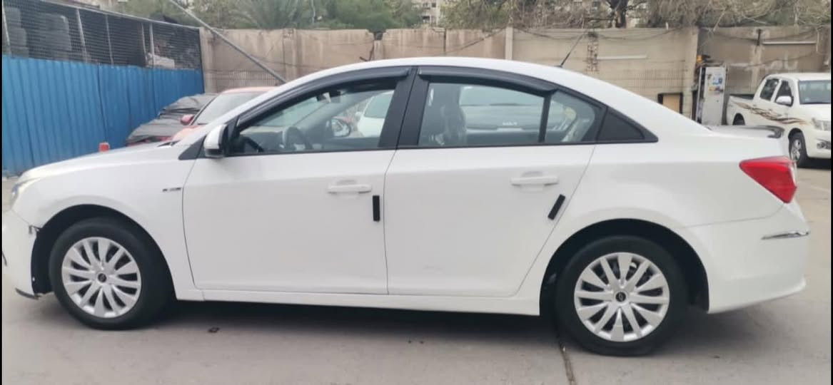 سلام عليكم كروز للبيع خليجي 2016 
خليجي  المرغوب مكينه 1800 
بسمي تحويل مباشر  سنويه وهزه كله جديد 
مكان سياره بغداد الكرخ 
ملاحظه سياره 
بي 5 قطع بخ بدون ضرر  طخات كلش بسيطه 
هاتف ‭ ‭0 770 259 5831‬
