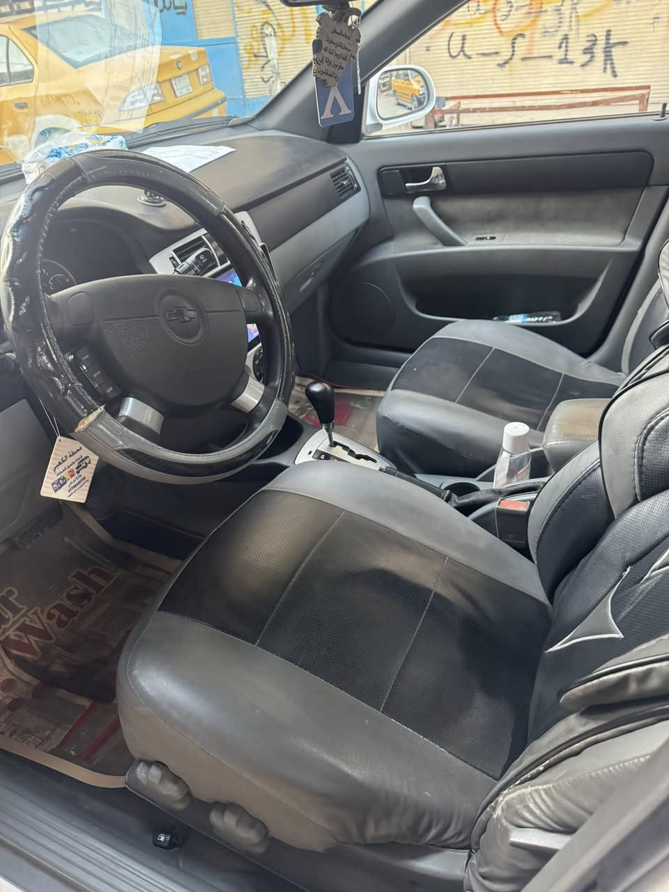 سلام عليكم سياره اوبترا 2013للبيع السياره جاهزه من كلشي السياره بيه قطعتين صبغ باب امامي سايق ونص باب خلفي جهت الصدر 
والباقي كله عله وضع الشركه السياره واير ما امبدل بيه ولا مفتوحه وضع شركه كتلوكاته كله بيه موجوده سبيره مال الشركه ما نازل الساره احله من الصور مكاني بغداد ***********
#السعر٩٢ورقه وبيه مجال حك الجيه
