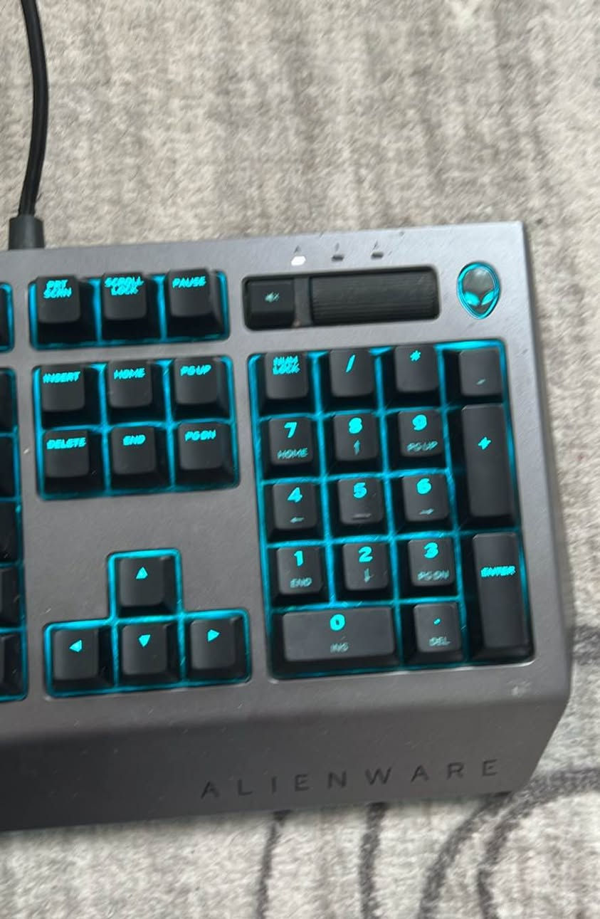 سلام عليكم عندي Alienware keyboard gaming AW768
السعر : 50 الف (بي مجال)
مكاني: دهوك دهوك, العراق


**إذا كنت صاحب هذا الإعلان وتريد حذفه لأي سبب، رجاءا أرسل رسالة إلى الدعم الفني**