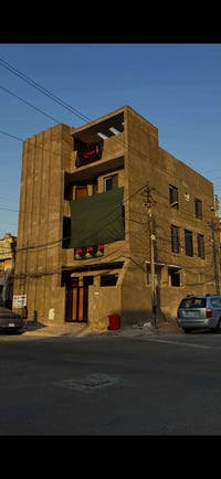 للبيع بناية بارك مساحة ١٢٨ واجه ٩و شويه ونزال ١٤ متكونه من ٣طوابق و بي...