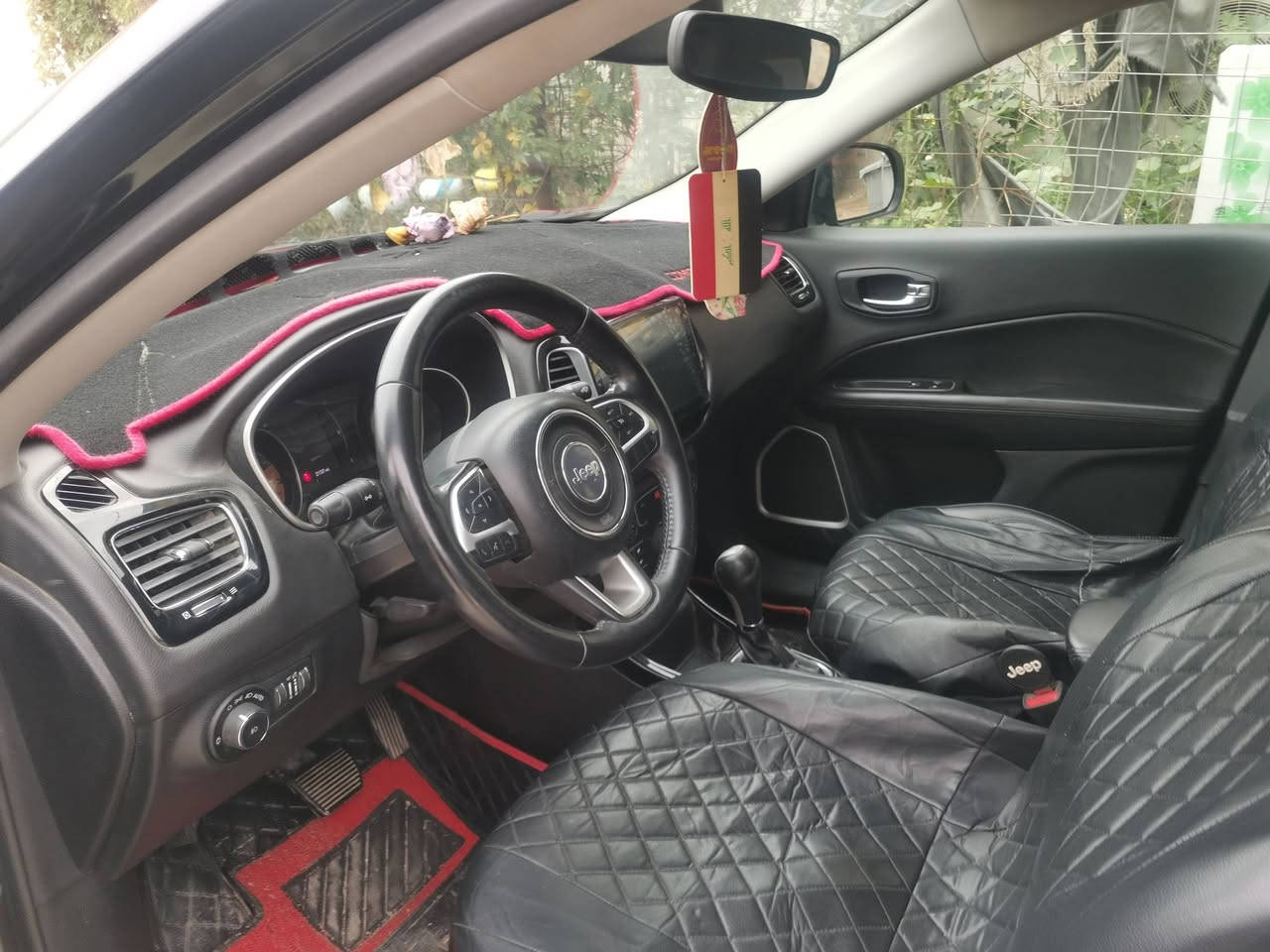 جيب كمبارس موديل 19 فول
السونار موجود بالنشر فقط هاي الي بالباب طخه بدون ضرر
 سياره نظيفه كلشي جاهزه بيها جديد من حداديه تبريد كلشي بيها نظيف  استخدام شخصي عند ابنيه
السعر 148 وبيها مجال
***********
