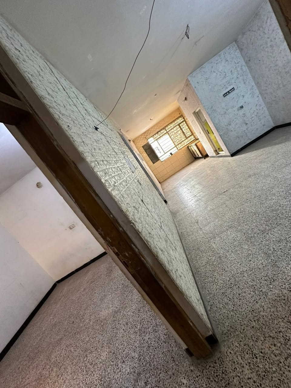 للايجار شقه طابق ثاني تحتوي على صاله ومطبخ وخدمات وغرفتين نوم لايجار ٣٥٠ الف ثابت العنوان البلديات حي التراث الزراعي خلف مطعم الهلالي مطعم خلدون سابقا للإستفسار ***********مكتب المستقبل للعقار
