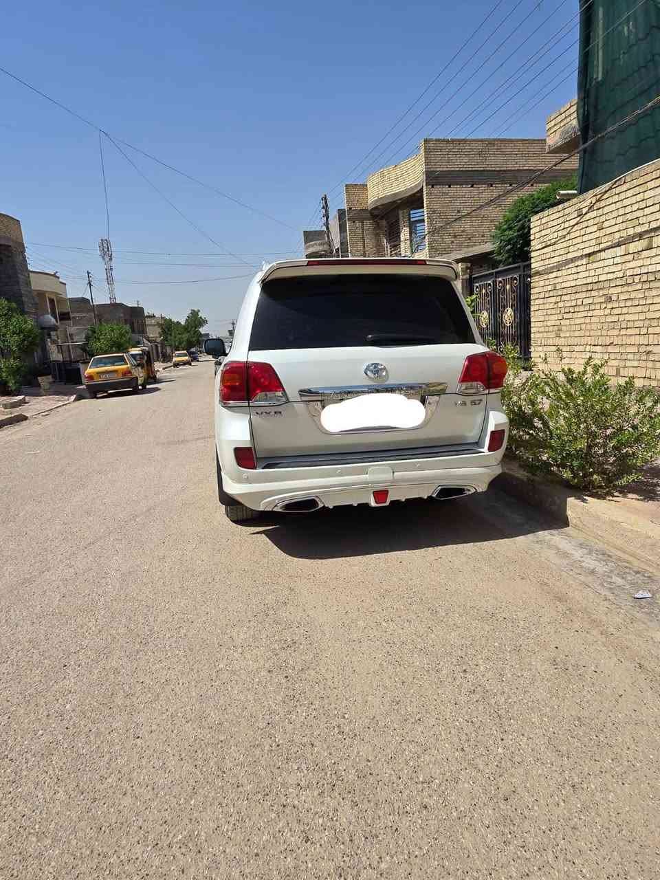 السلام عليكم 
تيوتا VXR مصفحة مسجله في السنوية  موديل 2015 ماشيه 35 الف السياره تصفيح عمان سعرها 5شدات و70 ورقة  الاستفسار لاتصال عل رقم ***********
