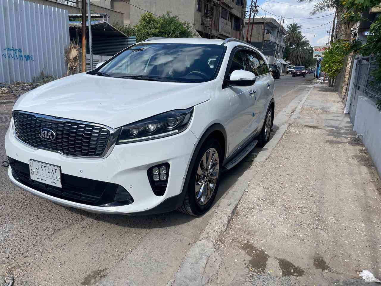 موديل 2018 شكل العشرين ماشية Kia Sorento 
71,000 سيارة وكالة يعني خليجية مو أمريكية بدون حادث السيارة بي ملاحظات بسيطة موضحة بالصور السيارة كرسي كهرباء جنط كهرباء وستة سلندر جاهزة ما بيها أي نقص للبيع السعر 23,000$ عش 230 رقم بغداد طبعا سيارة
23,000 في مجال
مكان السيارة بغداد
بلاتصال ***********
