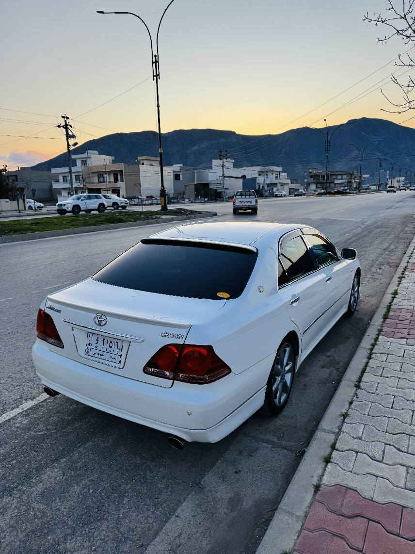 شاهینە 2007
بەسمە ڕەساسی
180 گچکە بە گەورە 
ئەتڵەت
کوشن جڵد
کوشن هیتەر
ناو قەیسی
ساج سور
ویل دینگە
ساڵۆنسا تۆمس
هەرچوار دەبڵی دایسە
هەرچوار تایەی تازەیە
هایدرۆلیکی تازە گۆڕاوە 
ڕونی تازە گۆڕاوە 
برێکی بەستراوە 
گەرمی بەستراوە
کامل مەسروف کراوە
سپۆڕتی پێشەوەی تۆمس
سپۆڕتی پشتەوەی تۆمس
نرخ : 57 گەڵا
ناونیشان : ڕانیە
0770 845 41 71 دخان, السليمانية
