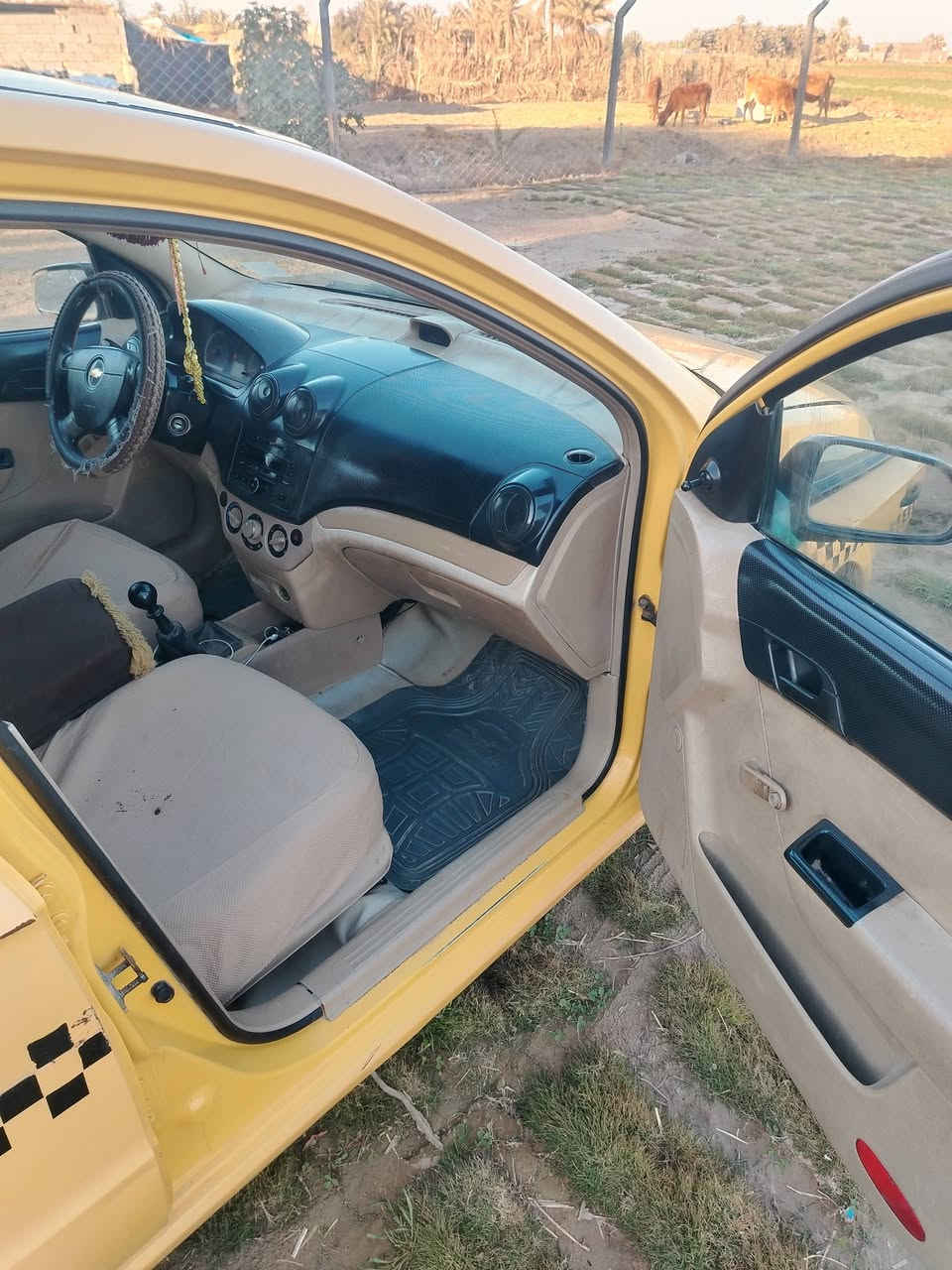 السلام عليكم افيو مديل 2010 سياره جاهزه محرك وكير جديد حداديه جديده تخم تاير جديد مشط باور جديد تبريد شغال سياره جاهزه من كلشي كير عادي السعر 50 وبيها مجال *********** مكان السياره الديوانية قضاء الشاميه
