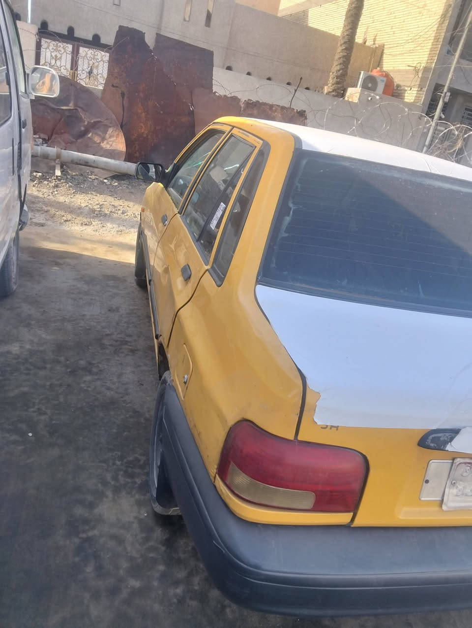 سلام عليكم ورحمة الله وبركاته عندي سايبه البيع موديل 12 سنويه واجهيه مستمسكات راعيها موجوده السياره جاهزه مكاني بغداد قرب علوه رشيد عوريج رقمها بغداد احمر بدون تحويل السعر مليون 600 بيها مجال الطيبين قليل حك الجيه مايجبك اعبر المنشور لاتعلق تجاوز الشراي خادم اله ، ***********
